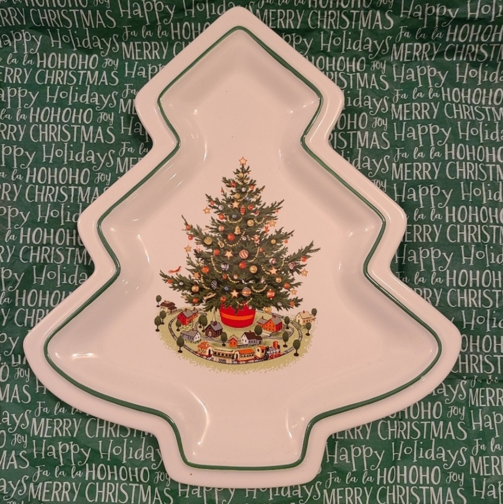 Pfaltzgraff Xmas Tree Shaped Dish 10"×9"